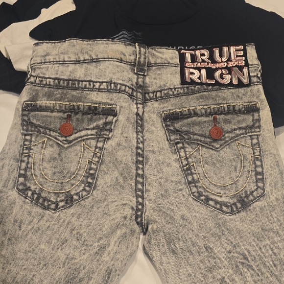 True Religion Gray Ricky Jeans - Picture 1 of 5